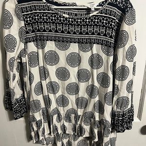 Crown & Ivy petitie large 3/4 sleeve blouse